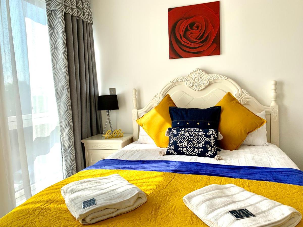 Apartment 2-Bedrooms Modern Apartment Next To Velodrome, Lounge, Balcony, Parking, Abba