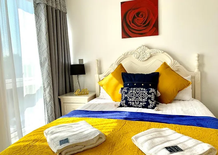 2-Bedrooms Modern Apartment Next To Velodrome, Lounge, Balcony, Parking, Abba