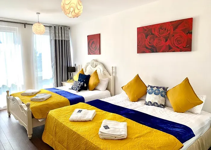 2-Bedrooms Modern Apartment Next To Velodrome, Lounge, Balcony, Parking, Abba