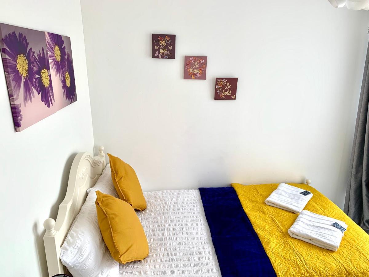 2-Bedrooms Modern Apartment Next To Velodrome, Lounge, Balcony, Parking, Abba Londres