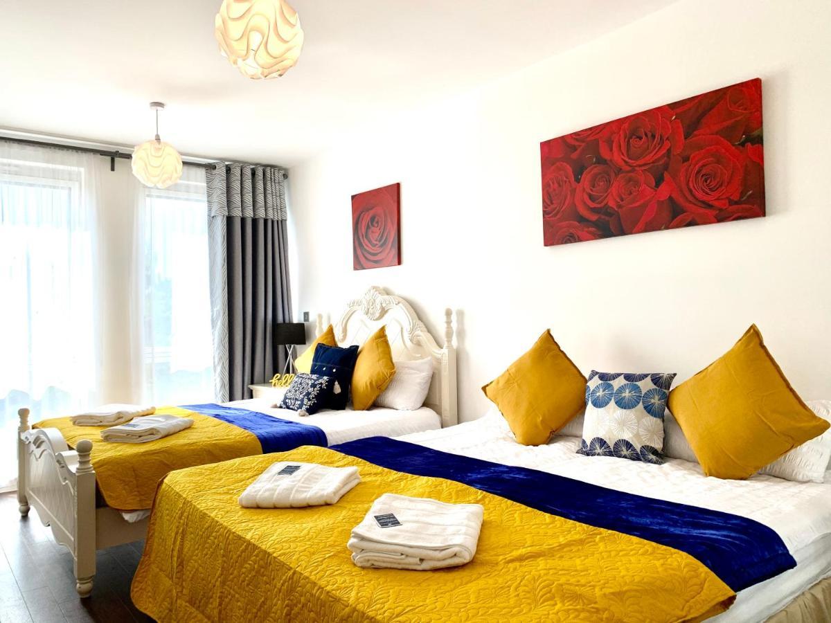 2-Bedrooms Modern Apartment Next To Velodrome, Lounge, Balcony, Parking, Abba