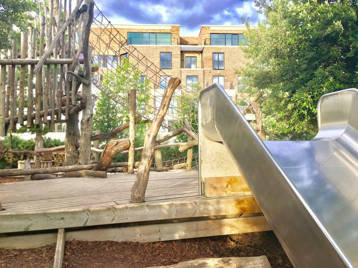 2-Bedrooms Modern Apartment Next To Velodrome, Lounge, Balcony, Parking, Abba Londres