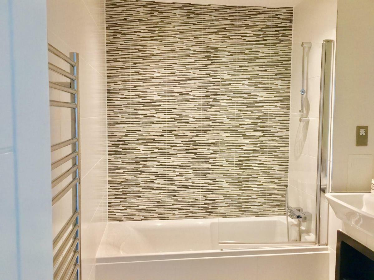 2-Bedrooms Modern Apartment Next To Velodrome, Lounge, Balcony, Parking, Abba